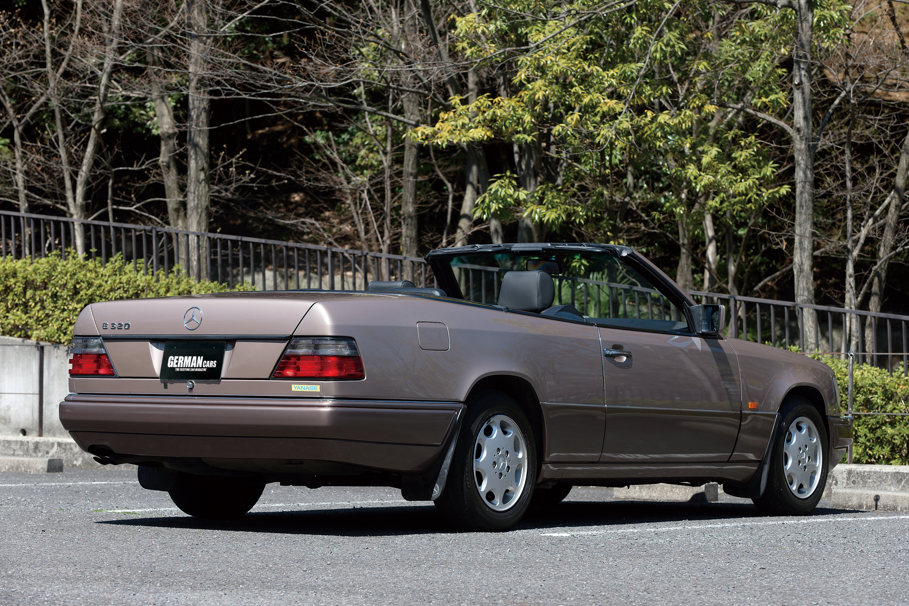 名車回顧録 Part.02】Mercedes-Benz E320 cabriolet 独特なオーラが乗り手を魅了する｜German  Cars（ジャーマンカーズ）