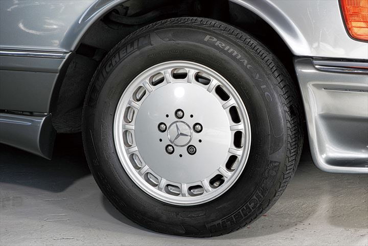 ベンツ W126 安し 純正ホイール 希少 小判型