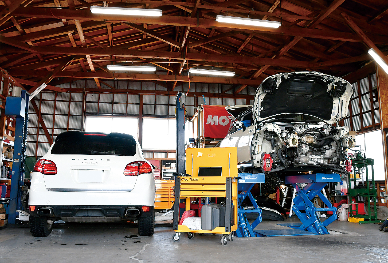 輸入車-エンジンメンテナンス-イタリ-ドイツ-イギリス-フランス車他 ドイツ車に強い整備工場ガイド】最新の設備でクルマと向き合い快適な
