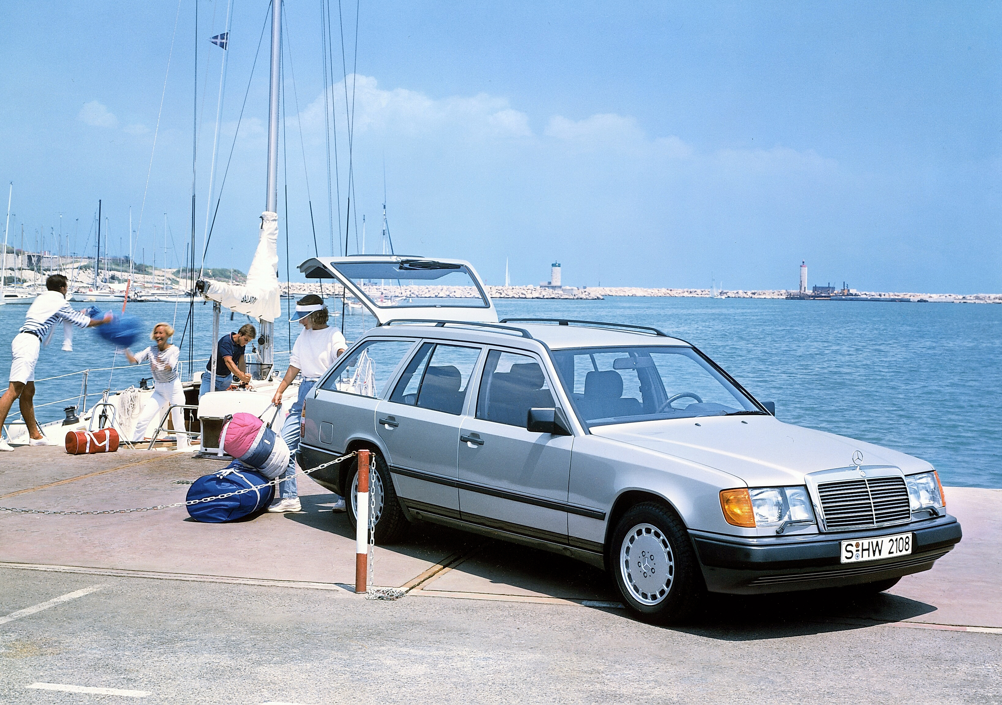 85F410.jpg