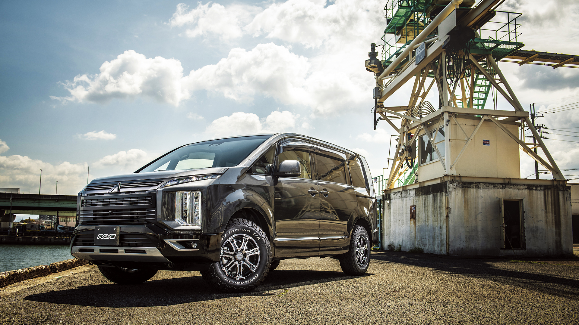 車種専用設計でターゲットの魅力をさらに引き出し、唯一無二の存在感を