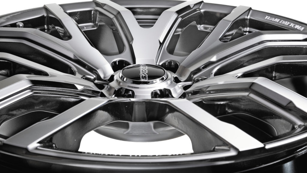 新色と17インチを追加し足長2×6の魅力を増幅した「TEAM DAYTONA F6 Gain」｜LETS GO 4WD WEB