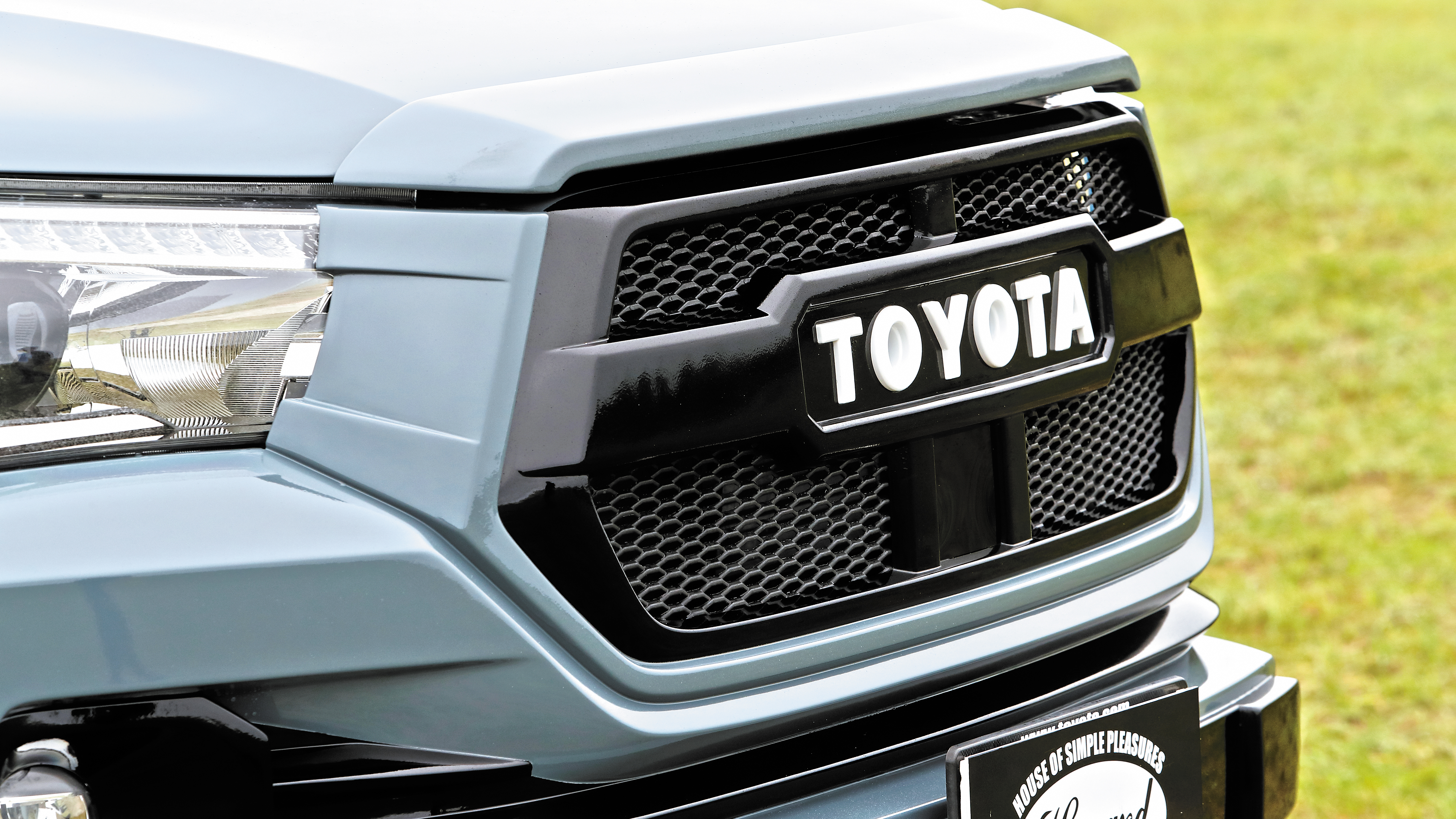 HAZARD」個性と使いやすさを両立した画期的なタープに注目！機能性を