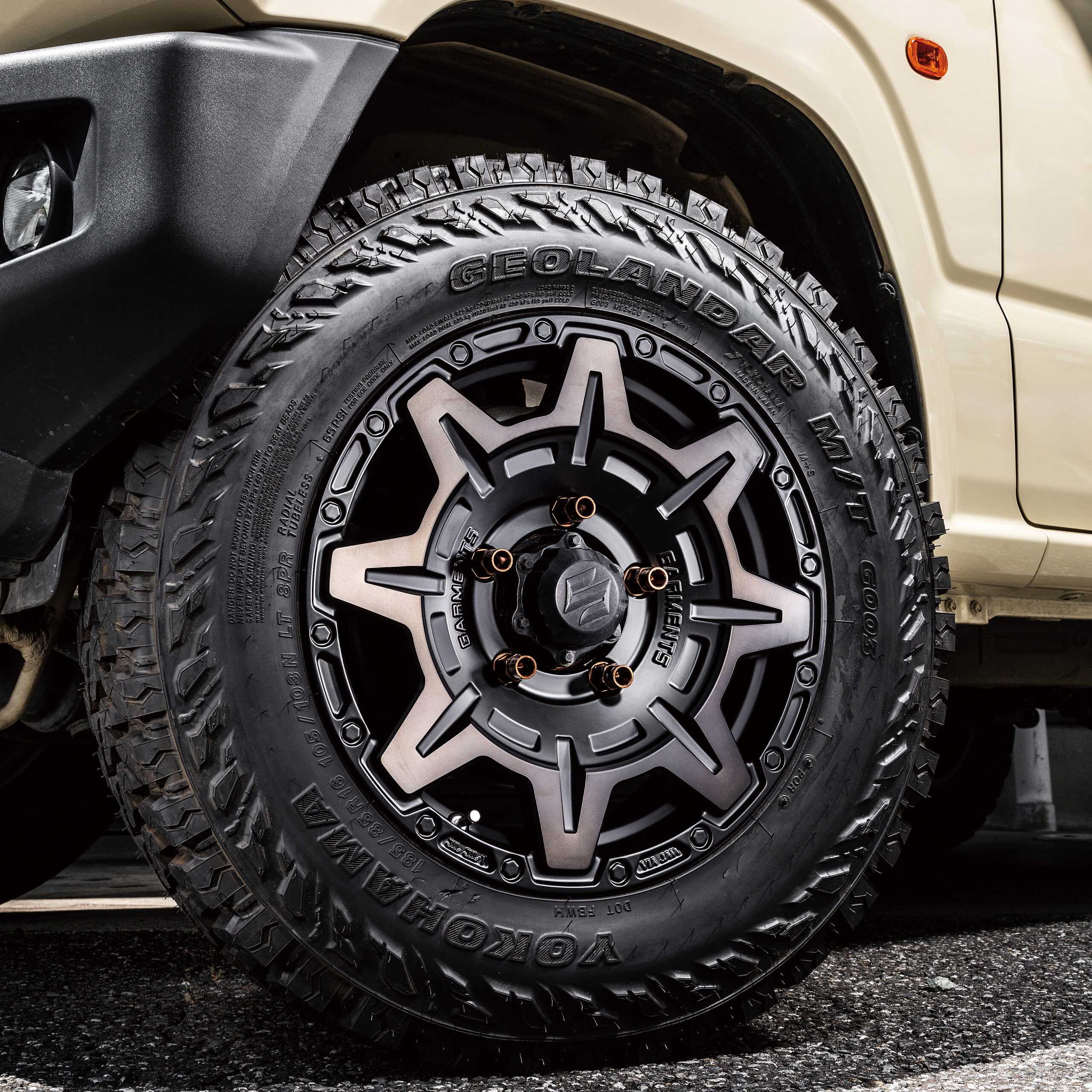 WEDS】人気ブランド「CRIMSON」とのコラボで話題沸騰中！〝ガーメンツ