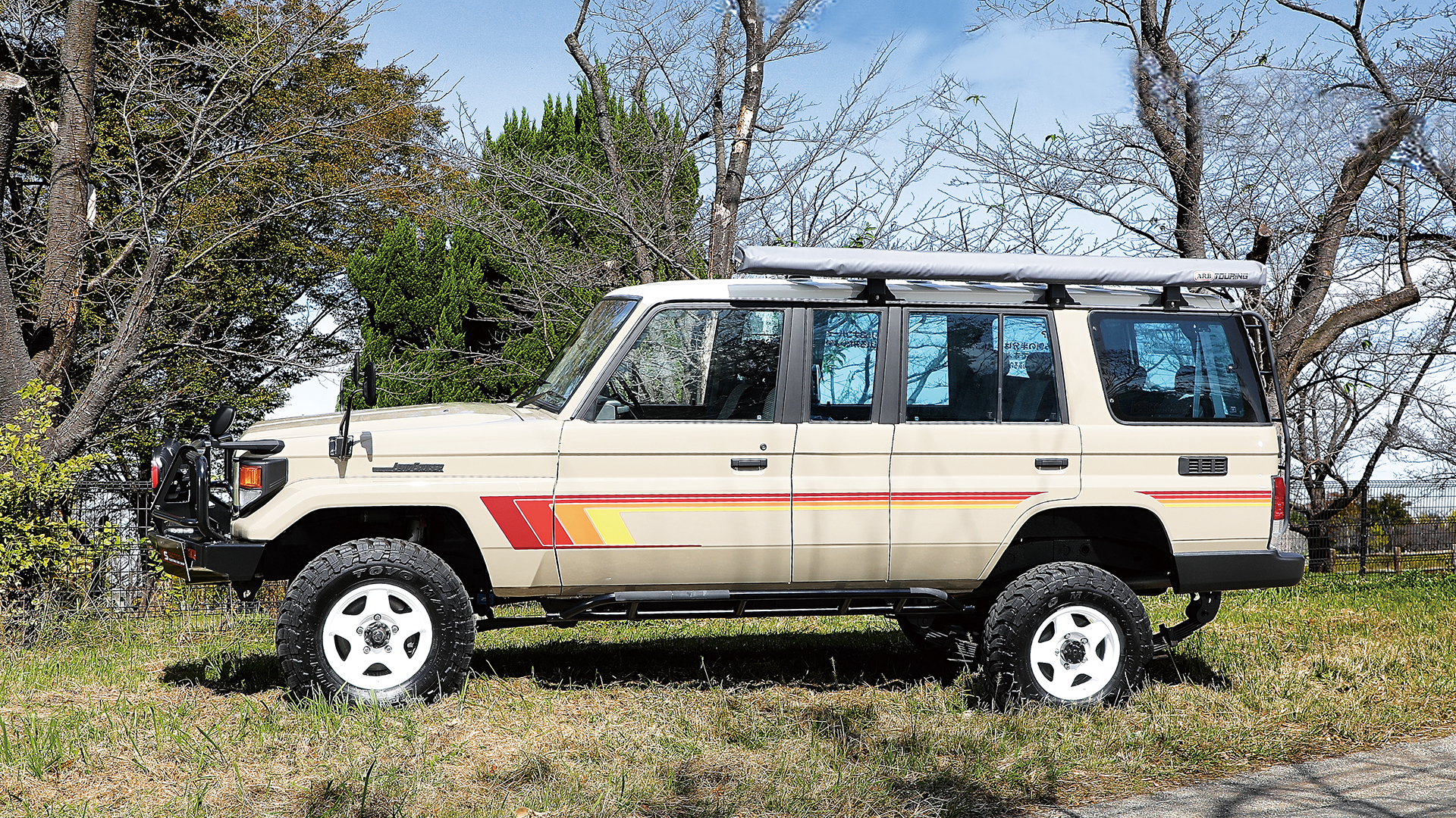 KS FACTORY】消防車ベースのランクル79をリムジンボディへカスタム