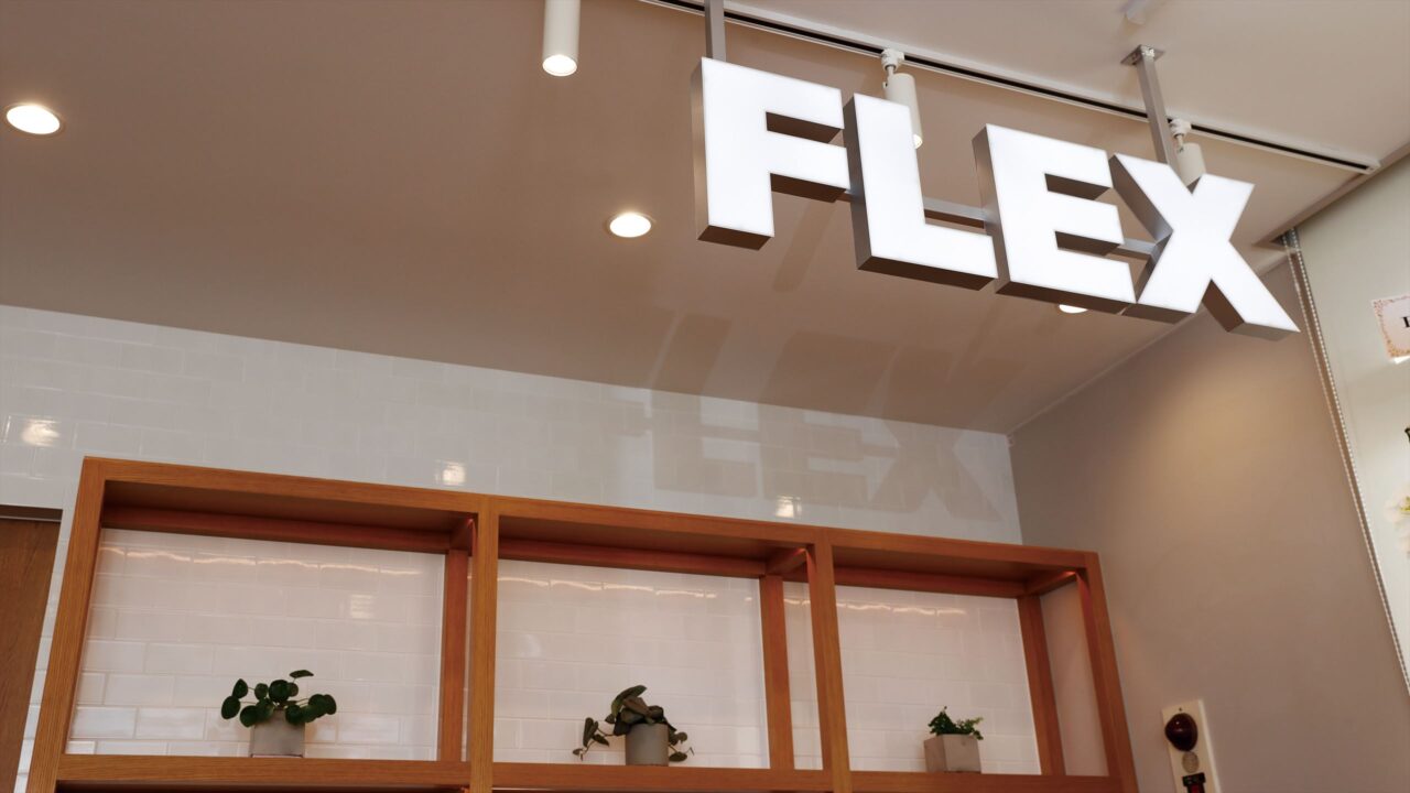  Foto zu 【FLEX】FLEXつくば店がリニューアルオープン!!ランクル店とハイエース店が統合してグレードアップ!!｜LETS GO 4WD WEB 