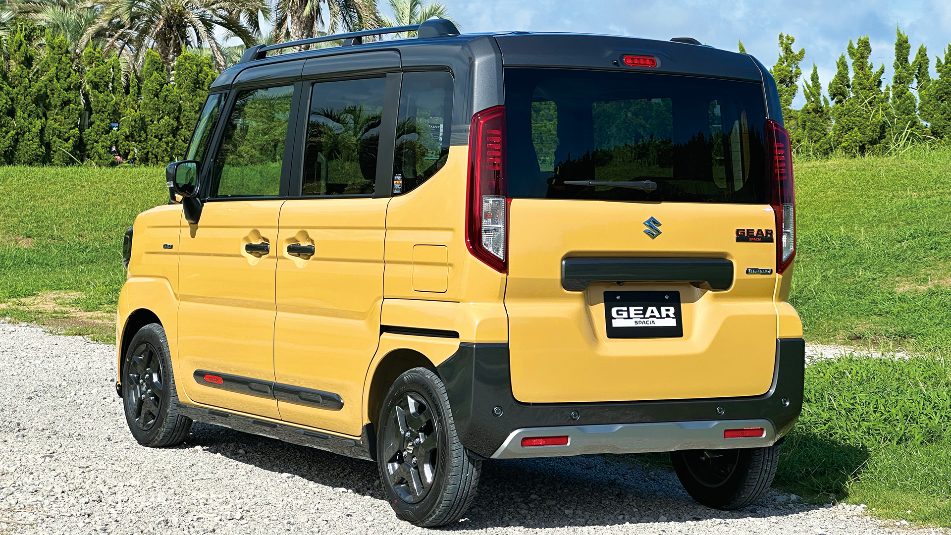 SUZUKI】スペーシアギアはSUVテイストを強めた軽乗用車スーパーハイト