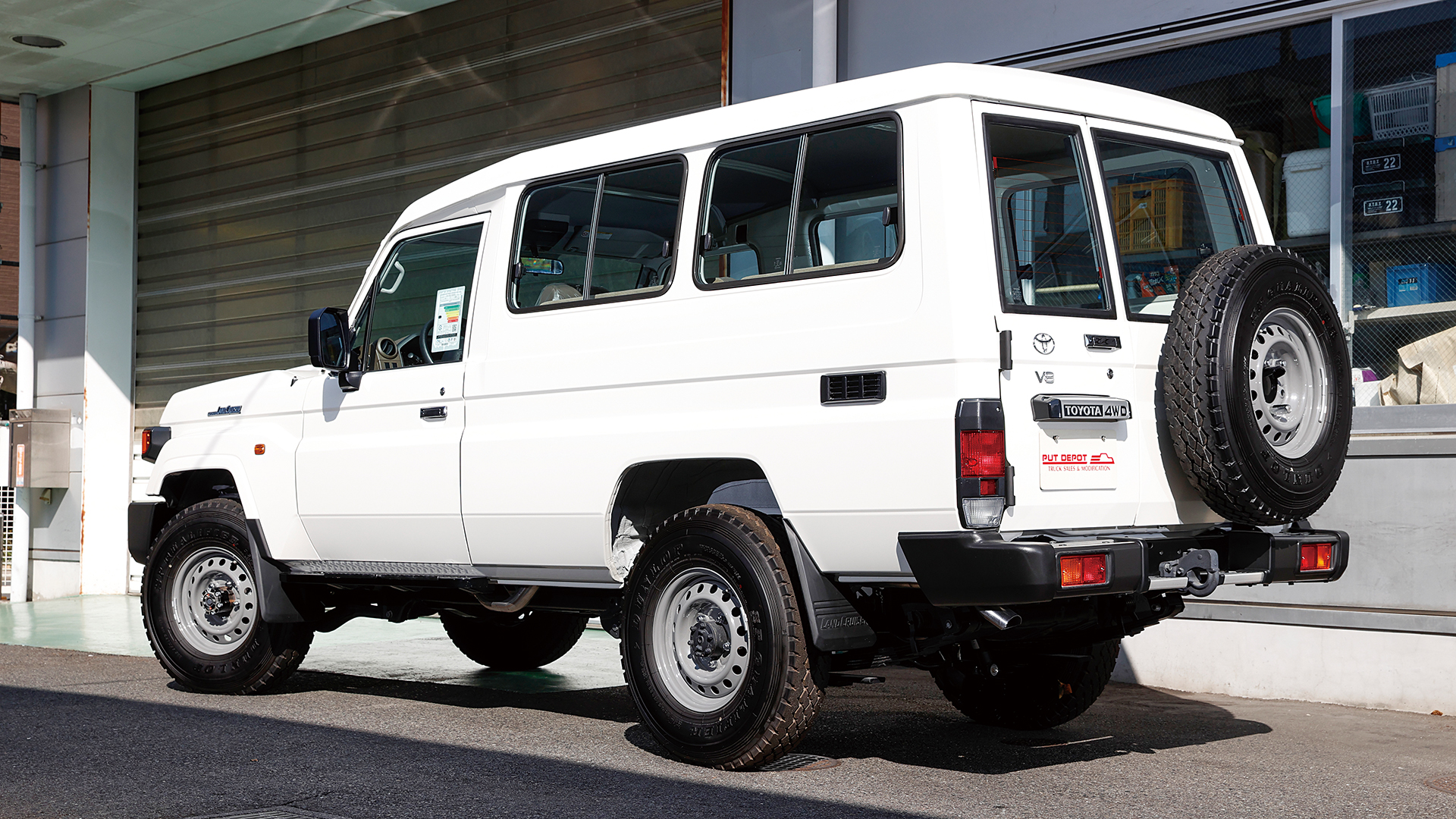 ランクル70インテリアパネル70周年記念(ウッド)海外販売店OPランドクルーザー ANNIVERSARY PARTS | ランドクルーザー“70” 40周年記念サイト
