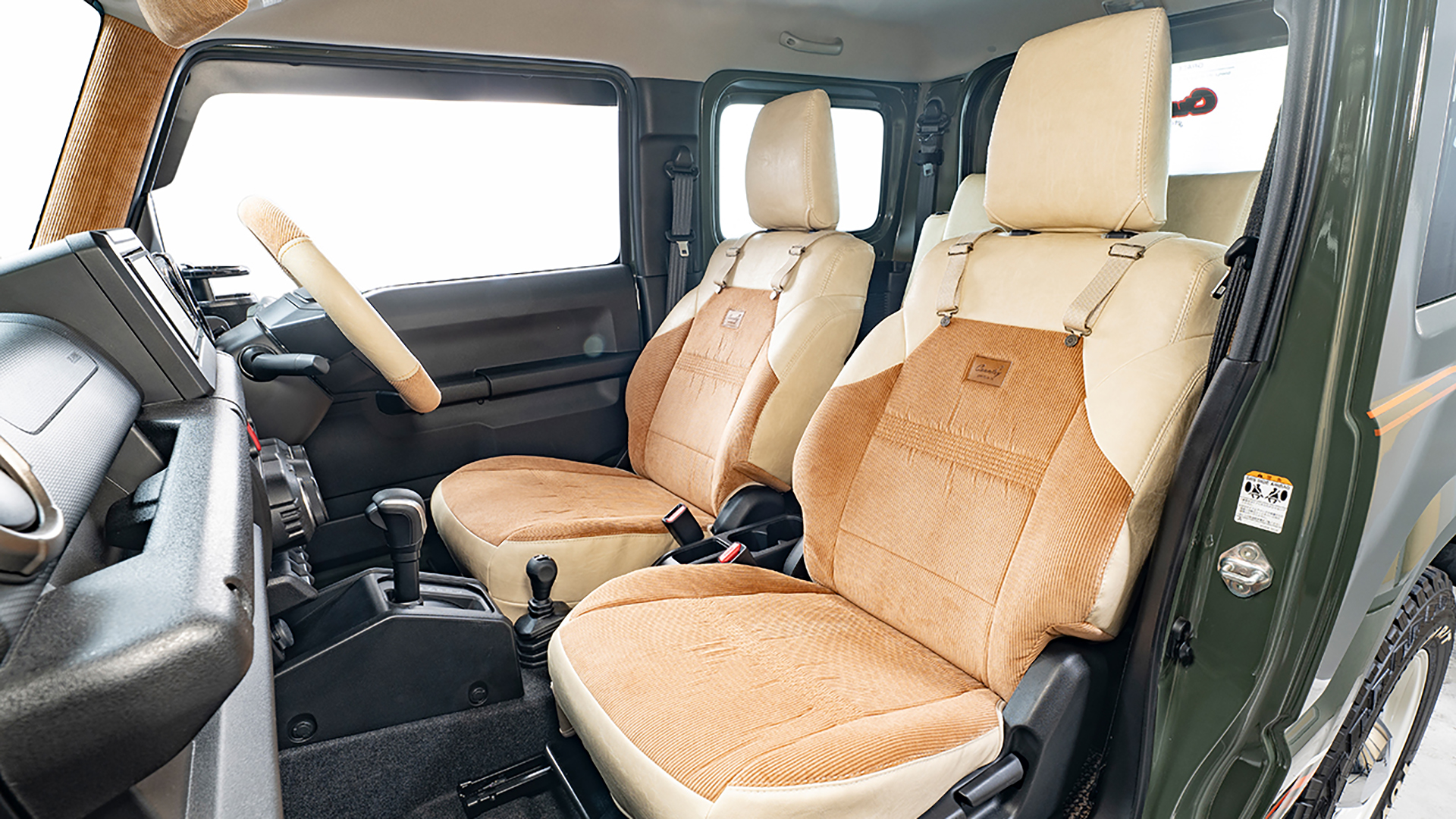 grace】あったら良かったを実現した「アームレスト」と「収納」を両立