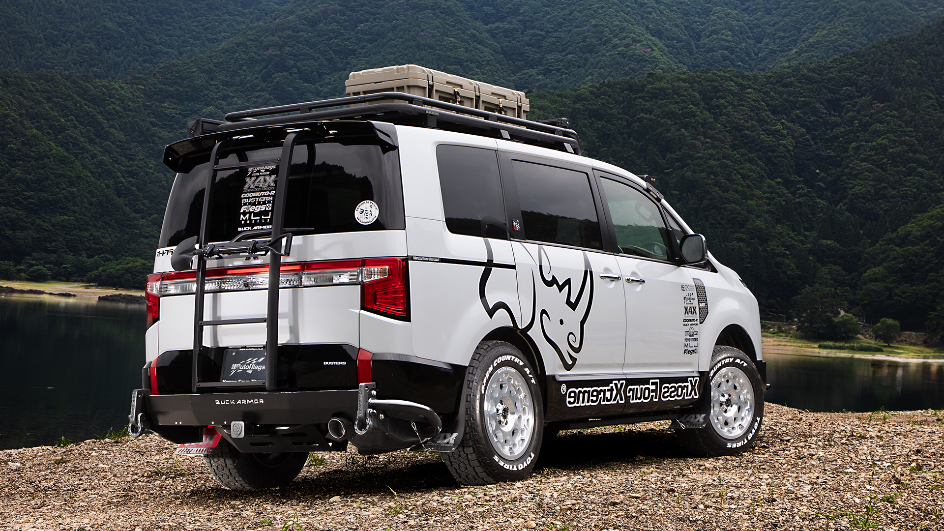 autoflags】内外装をさらにスタイルアップ、デリカにこだわった新商品