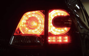 ランクル200中期 純正テール用4灯化キット パーツ画像