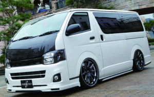 HIACE 200系 オーバーフェンダー パーツ画像