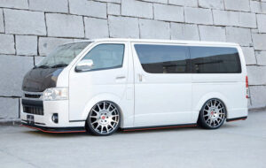 HIACE 200系4型PANDEMIC REVISION I サイドステップ パーツ画像