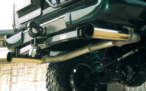 Bomber Exhaustデュアルマフラー パーツ画像