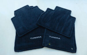 TUNDRA　フロアマット パーツ画像