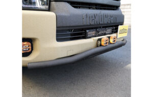 HIACE　LINE-X塗装　フロントスキットバー パーツ画像
