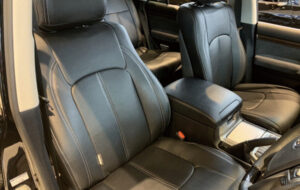 エムクライム ランクル200 AX用シートカバー パーツ画像