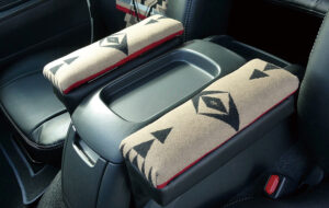 HIACE　ペンドルトンアームレスト パーツ画像