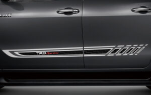 TRD ボディサイドデカールB パーツ画像