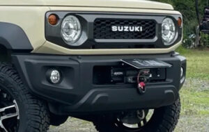 JB74 純正バンパー用ウインチマウント パーツ画像