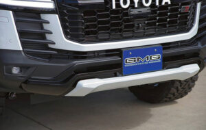 ランドクルーザー300/GR Sports フロントバンパースキッド ダブルエイト パーツ画像