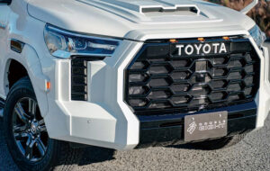 ハイラックス GR Sports タンドラフェイス フロントバンパースポイラー ダブルエイト パーツ画像