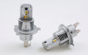 ULTIMATE HEAD BULB H4 Classic color パーツ画像