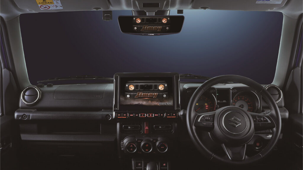 【ALPINE】アルパインからジムニー/ジムニーシエラ専用新製品が登場！同時発表の「メティオサウンド」や「ドラレコ搭載デジタルミラー」も要チェック！