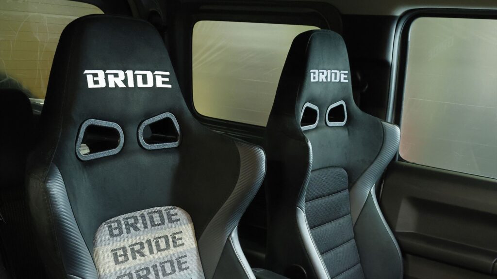 【BRIDE】室内に制限のある車種でも装着可能なモデル「ERGOSTER」が新登場